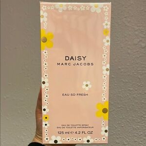 Marc Jacobs Daisy Eau So Fresh Perfume - Pink and Yellow